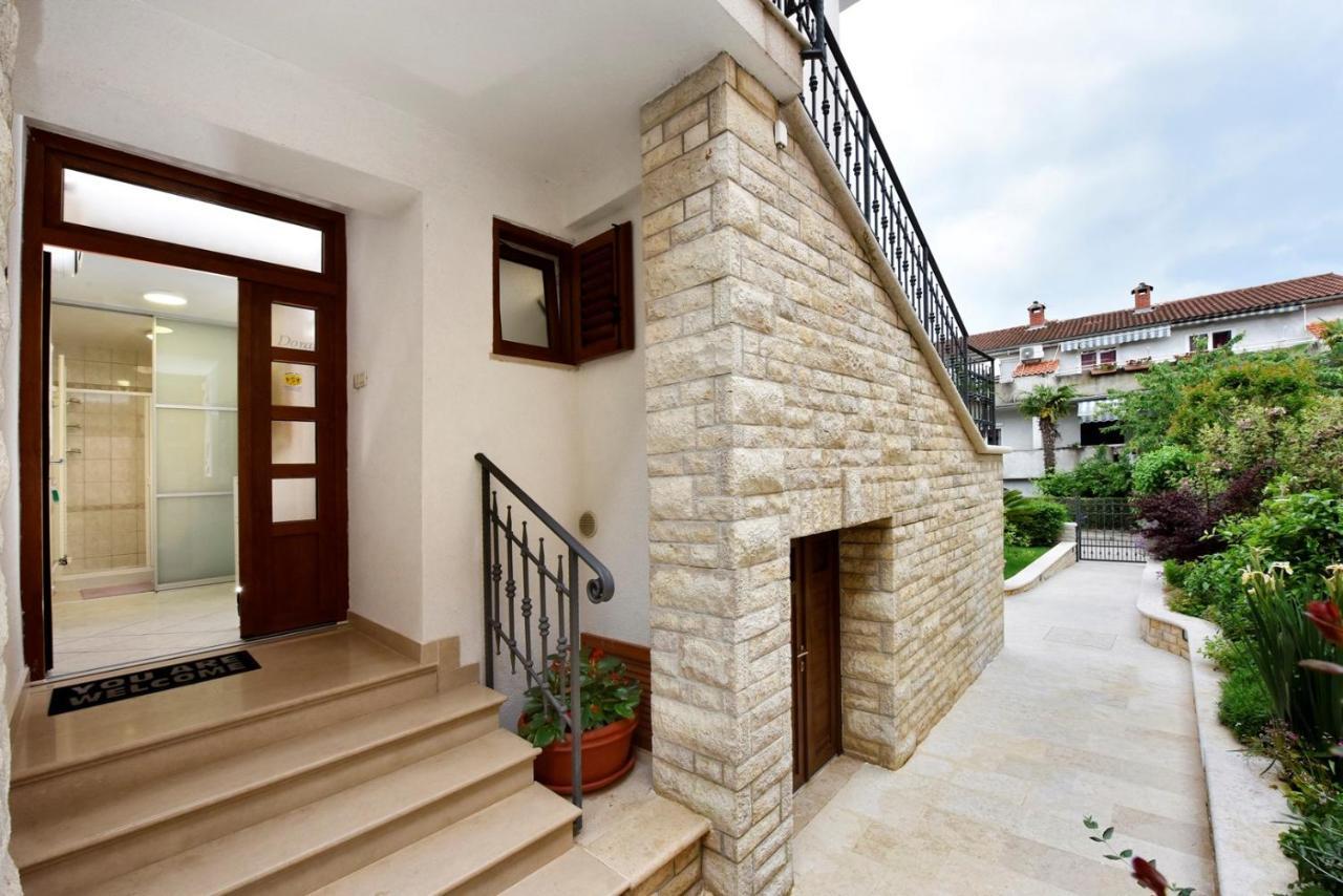 Apartments Lavizatic Porec Esterno foto