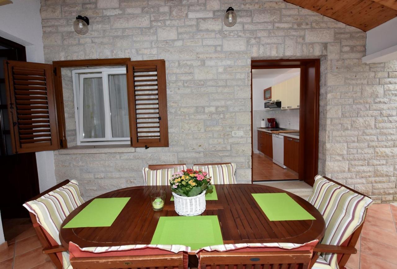Apartments Lavizatic Porec Esterno foto