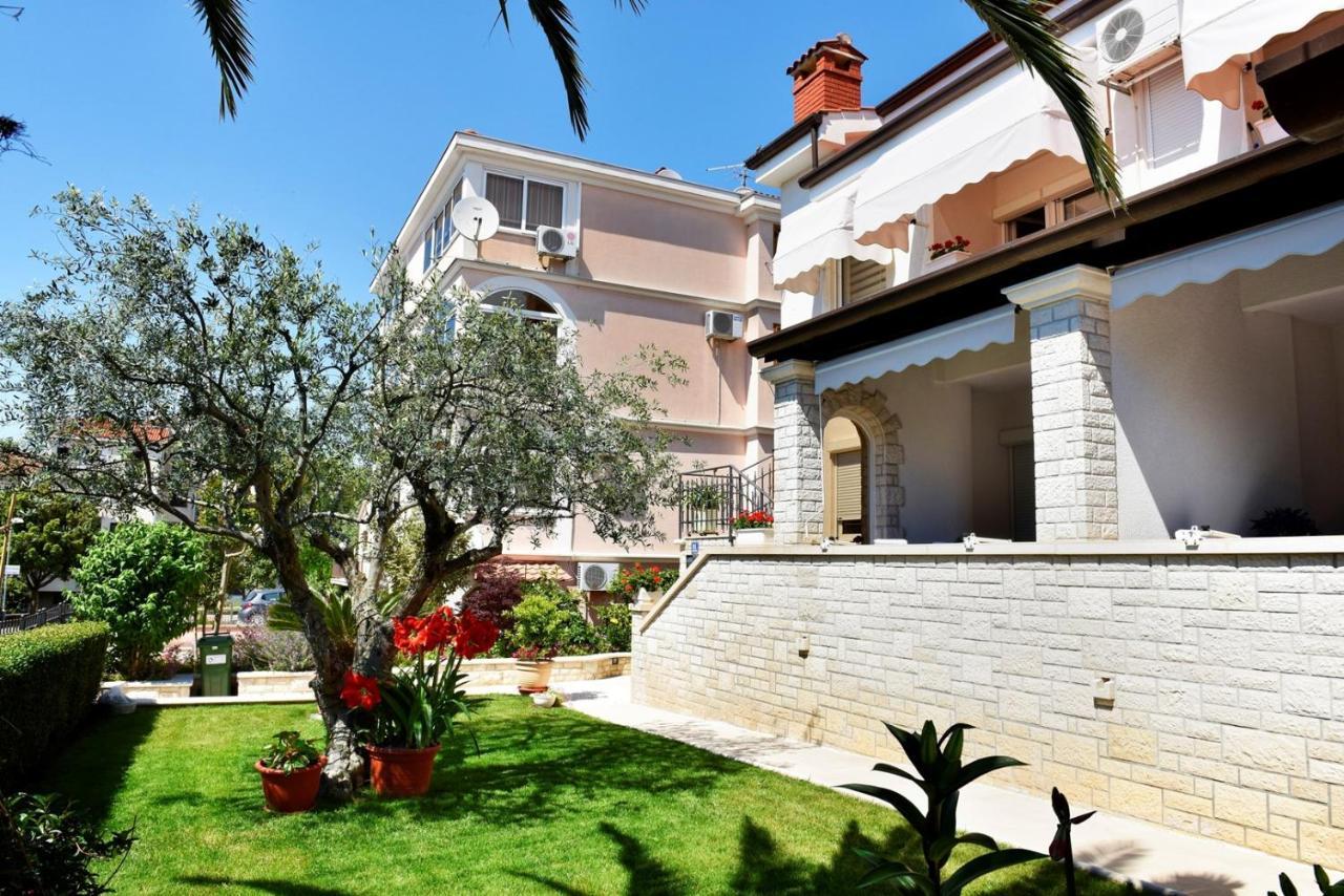 Apartments Lavizatic Porec Esterno foto